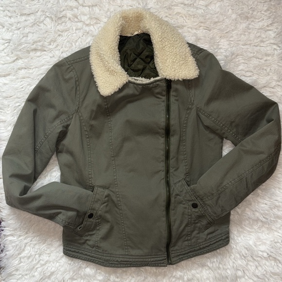Hollister California🦅 Quilted Sherpa Full-Zip Jacket, Size M - Picture 5 of 16